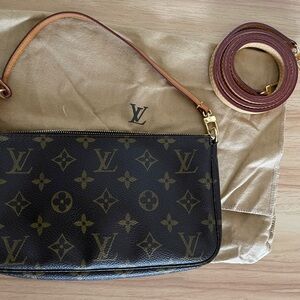 Pochette with 2 straps and dustbag